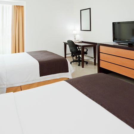 Holiday Inn Express Paraiso - Dos Bocas, An Ihg Hotel Bilik gambar